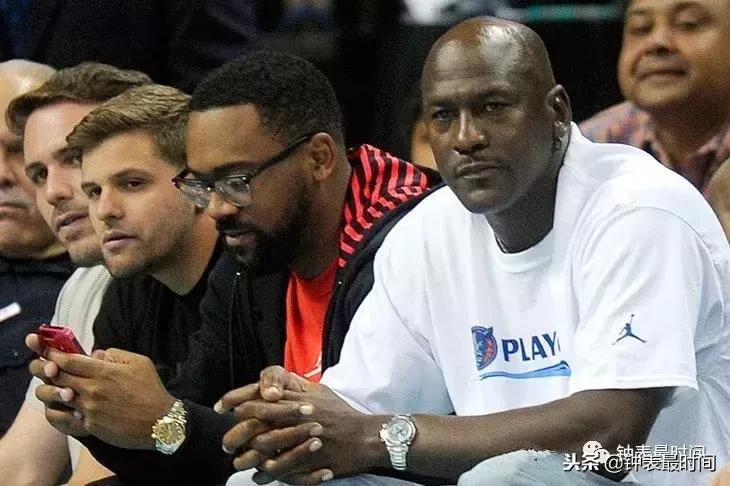 迈克尔乔丹战靴哪一年推出,篮球之神迈克尔乔丹十佳球