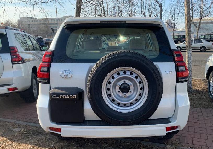 奥迪q5和丰田霸道哪个有排面,奥迪q5丰田霸道2700