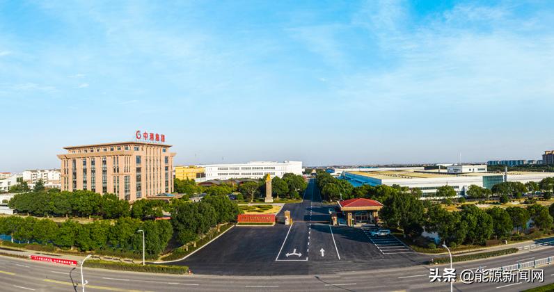 两市止跌反弹光伏概念掀涨停潮,五天四个涨停