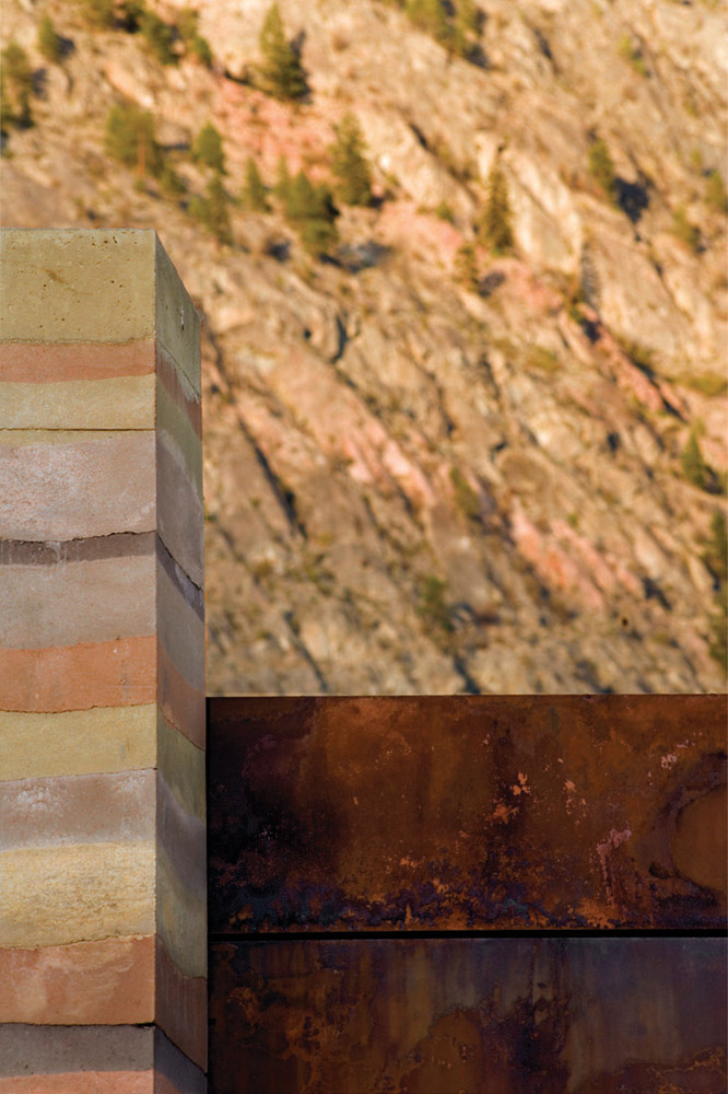 东西方现代夯土墙建筑集粹