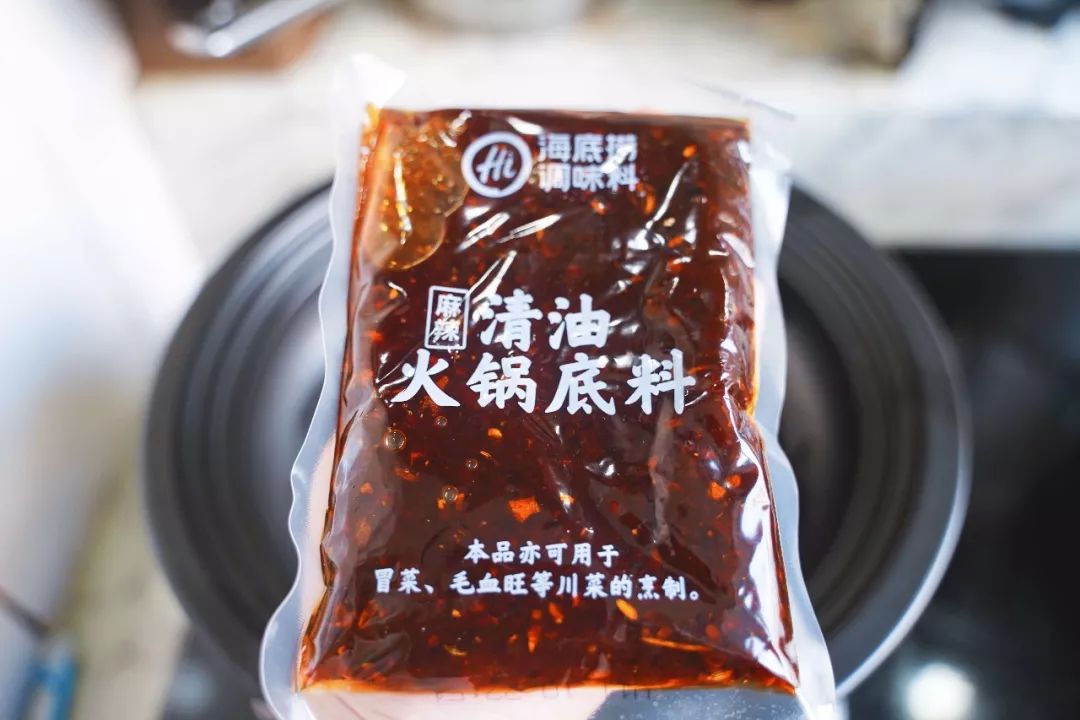 香辣排骨火锅直接放火锅底料,麻辣鲜香排骨火锅