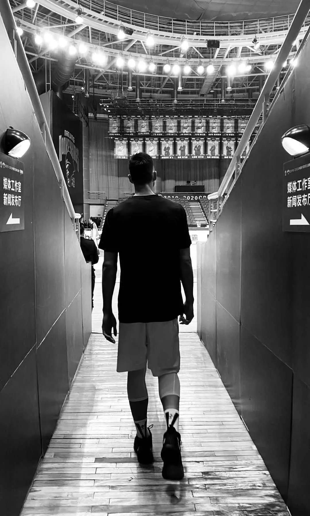 CBA集体穿李宁！除了这五位…