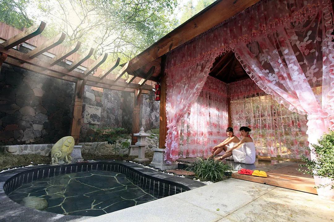 99元温泉套票推荐,99元玩一天的温泉