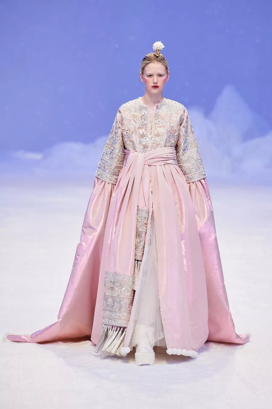 2020巴黎秋冬高定时装周完整版 (2019年春夏巴黎高定时装周)