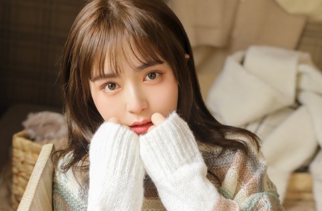 和女生聊天如何快速解决尬聊,和女生聊天怎么找话题不至于尬聊