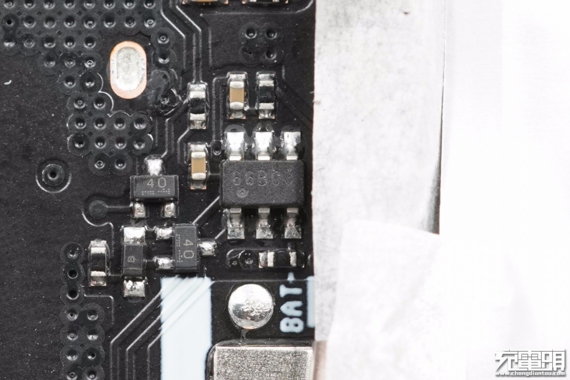 三星25w快充拆解视频,三星25w快充移动电源