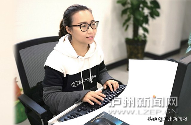 泸州:怀揣梦想的他们记者节讲述故事里的爱和感动