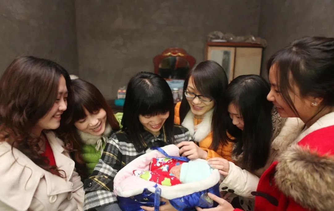 婴儿的满月头发怎么处理有讲究吗,满月剃头风俗习惯