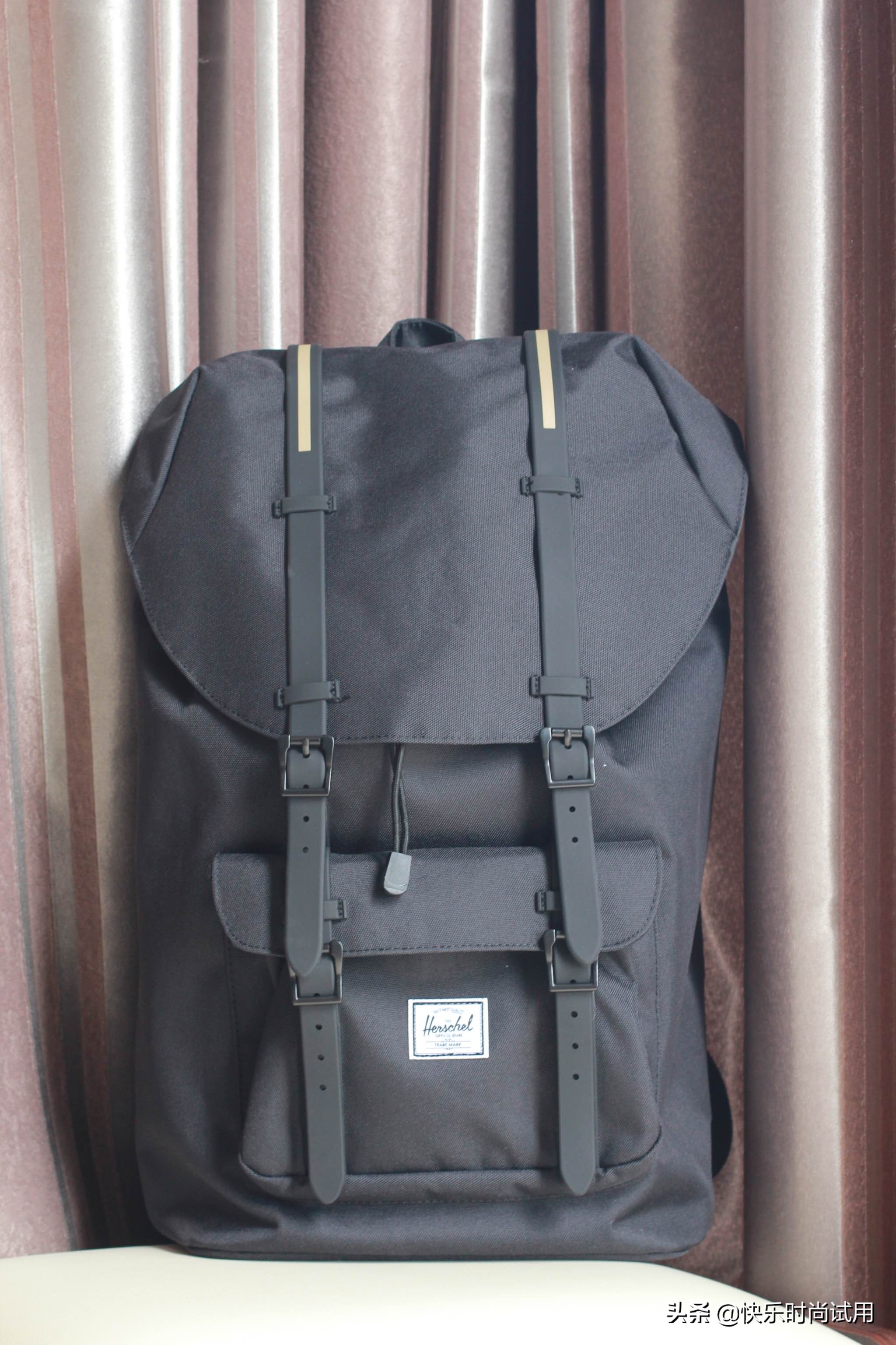 herschel品牌背包,herschel双肩包打造时尚潮流