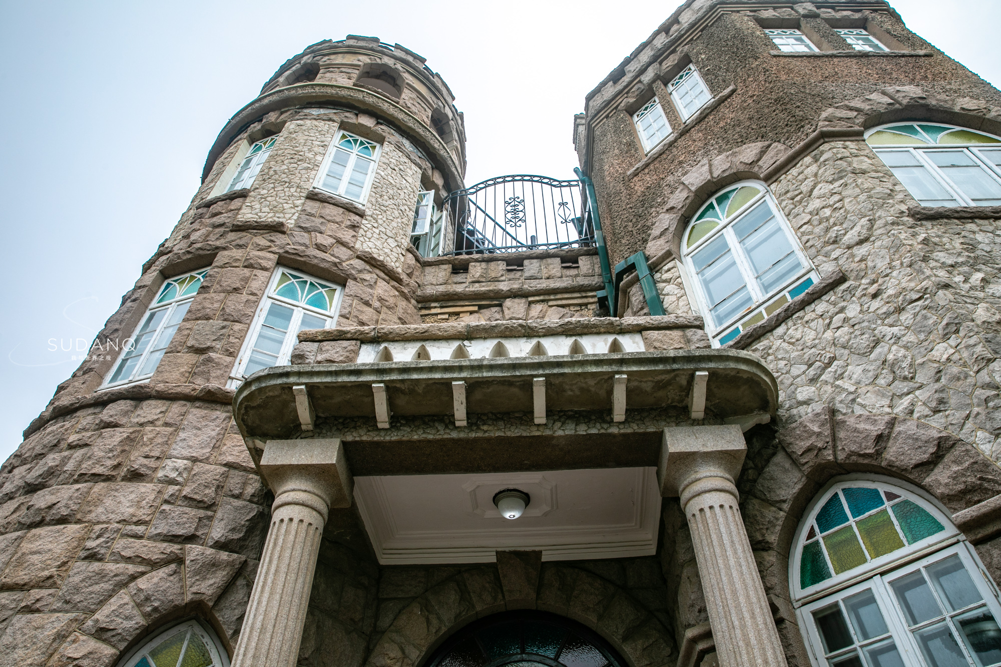 青岛是山东的省会,青岛经济超过山东的城市