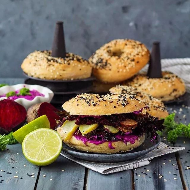 贝果:我才不是夹了菜的甜甜圈