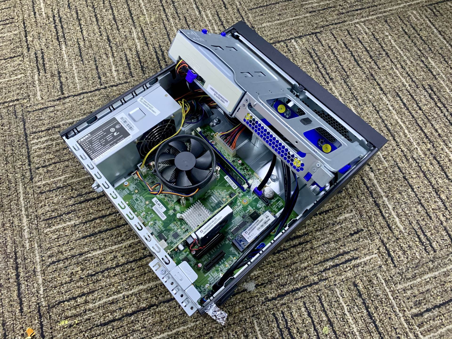 龙芯台式机是什么系统,龙芯处理器台式电脑