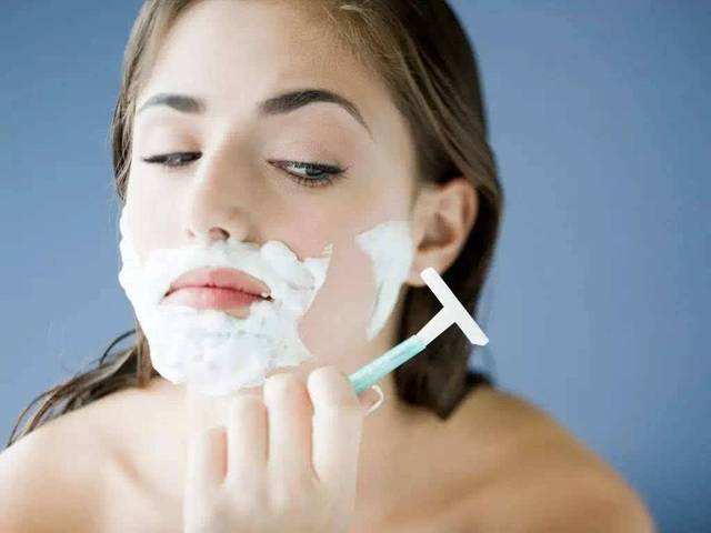 女生嘴上面长胡子怎么办小妙招,女孩嘴边的胡子怎样才能消除