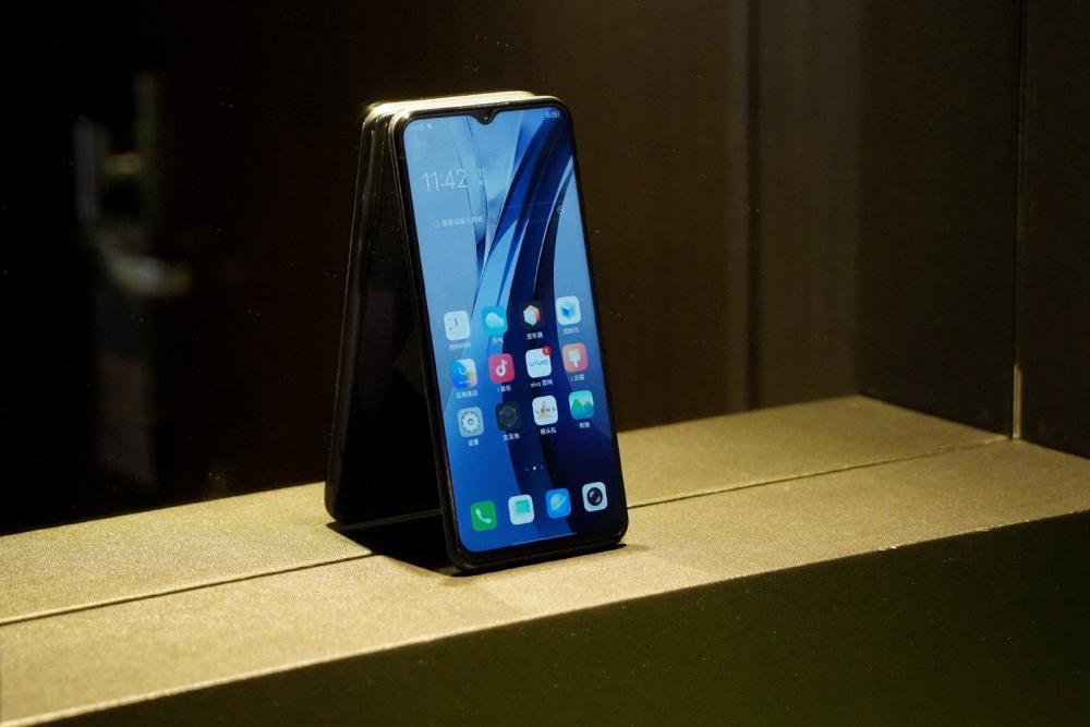 手机推荐性价比高2000到3000左右,oppo2000元左右价格实惠牛逼手机