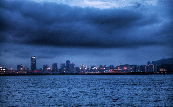 珠澳海湾夜游，看遍左手澳门右手珠海的繁华