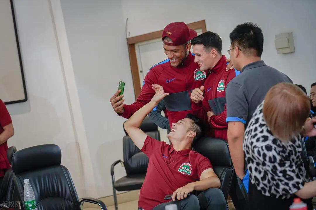 河南建业队员合影,河南建业王上源定妆照