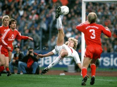 金球奖的“遗珠”尤尔根·克林斯曼，金色的轰炸机