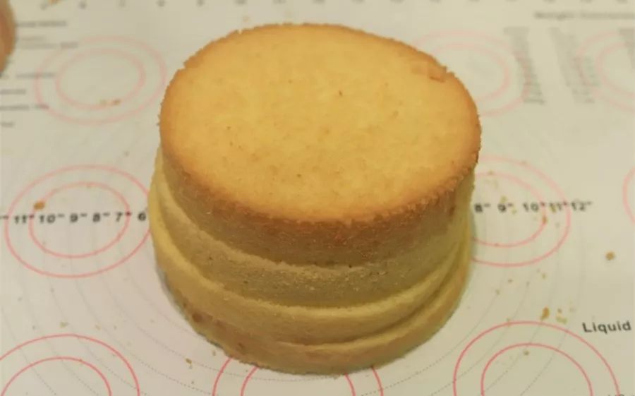 奶油鲜花蛋糕图片,鲜花奶油生日蛋糕