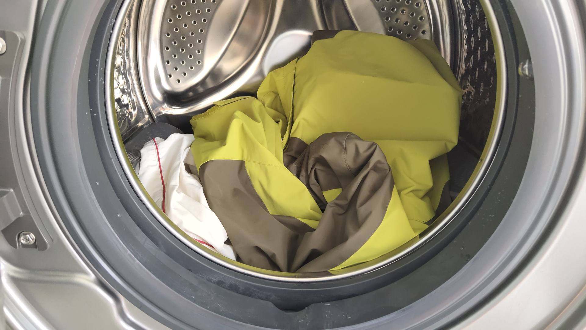 洗烘套装真的能烘干完直接穿吗,选对洗烘套装让衣物护理事半功倍