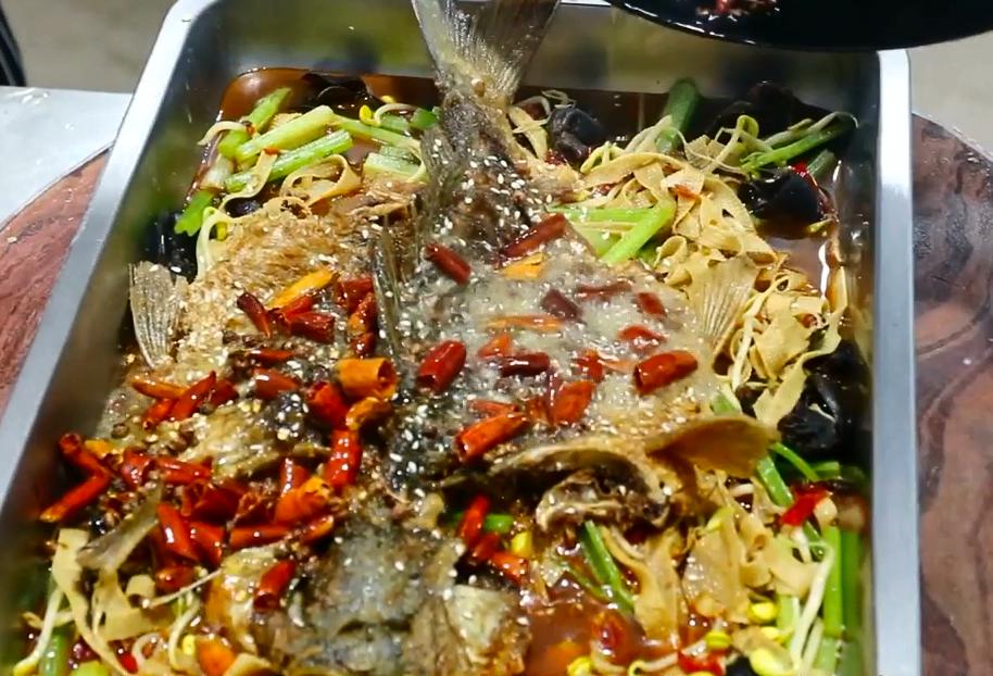 正宗重庆烤活鱼配方,烤活鱼最正宗的做法