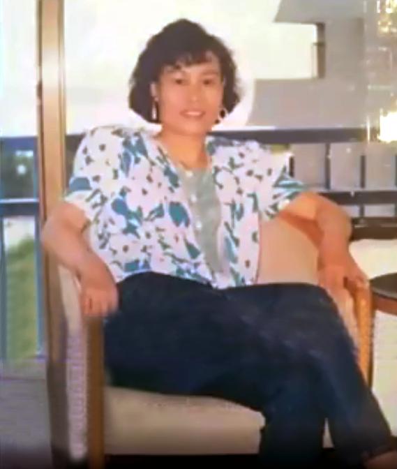 新闻联播播音员李梓萌个人简介,央视新闻主播李梓萌