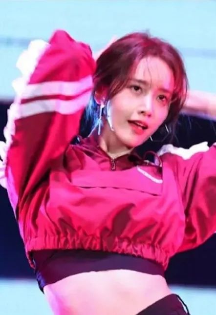 泫雅林允儿,泫雅衣品阁穿搭