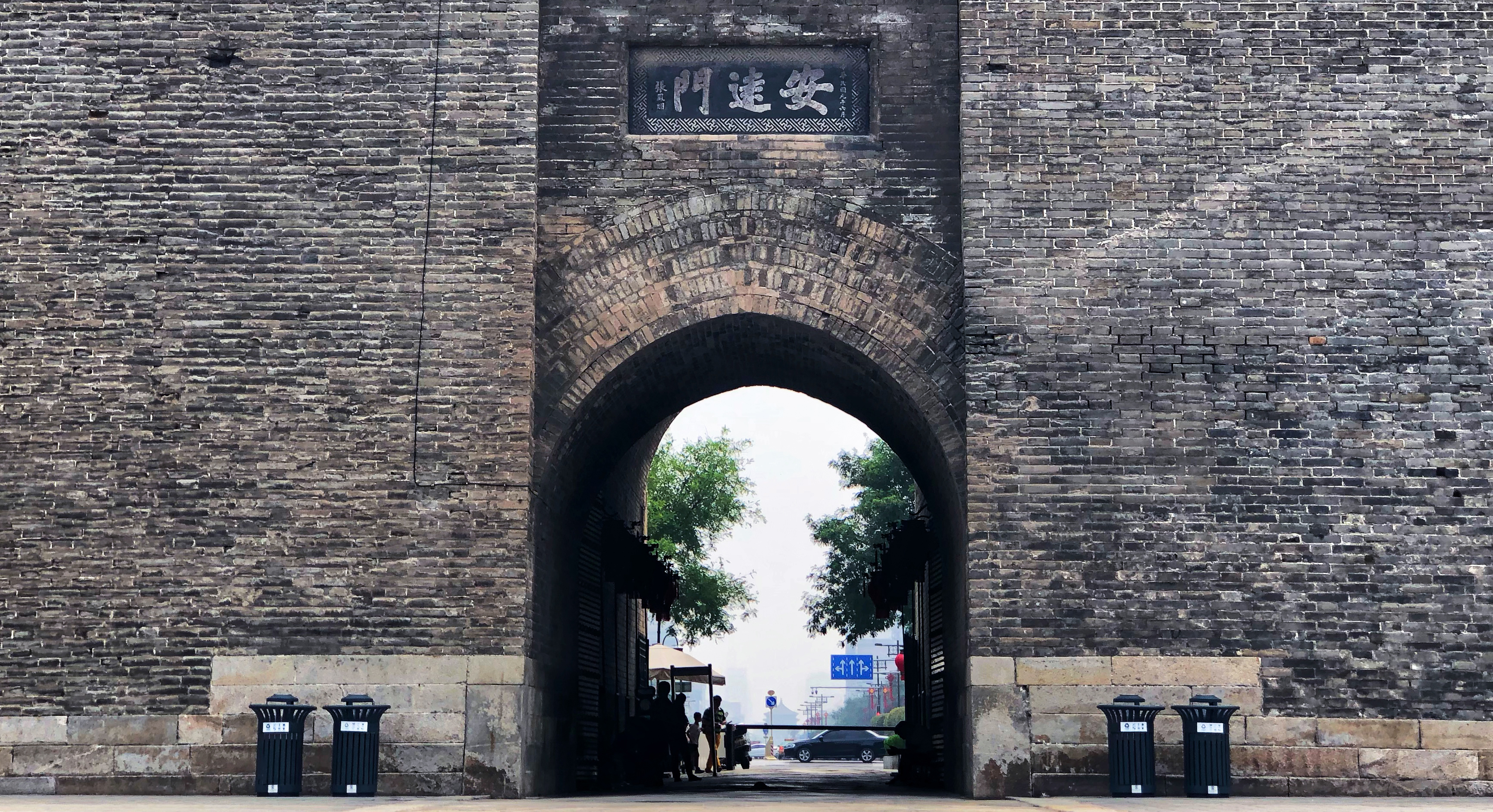 2023年穿越古城徒步挑战,挑战西安城墙走一圈