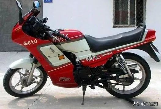 80年代经典三轮摩托车,老款最流行的二轮摩托车