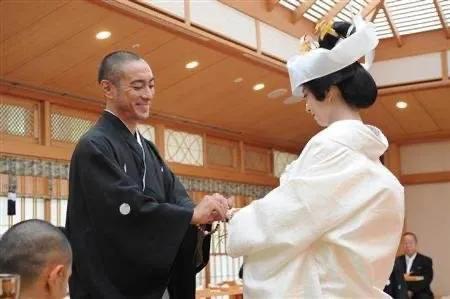 日本人评价小林麻央,小林麻央年轻照片