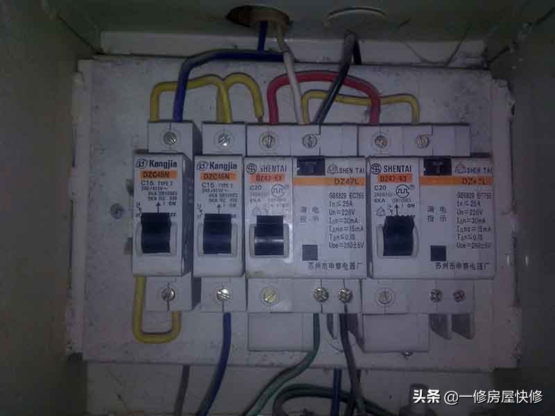 总开关跳闸推不上去什么原因,总开关跳闸了推不上去是什么原因