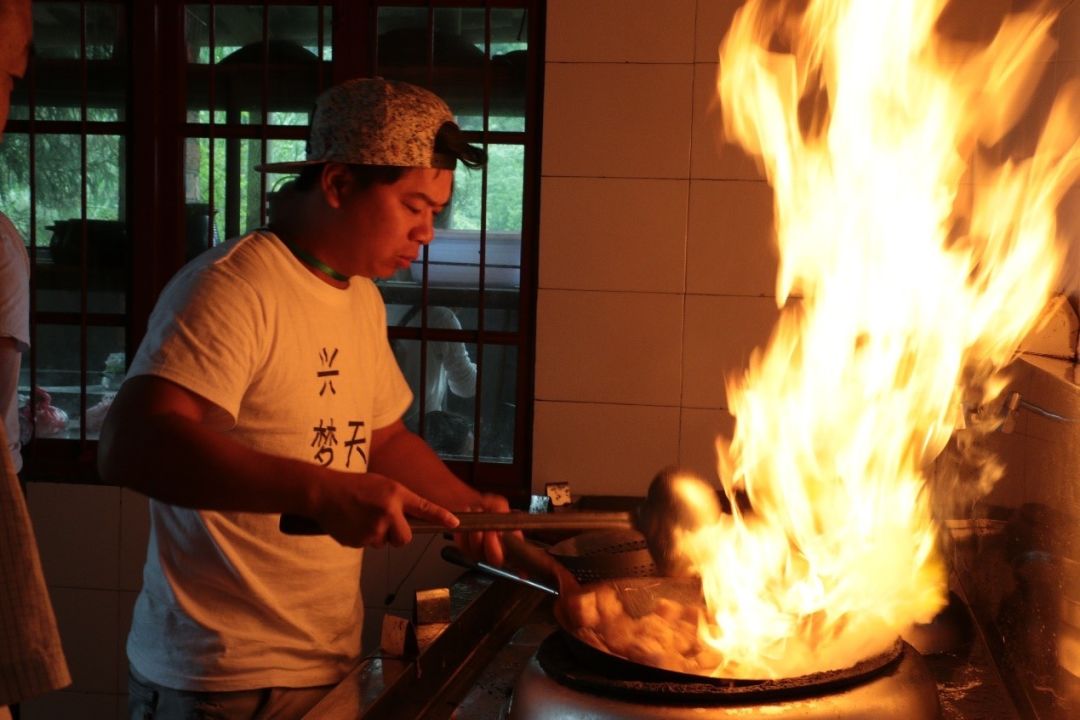 上海外卖王三年赚102万,上海外卖单王一个月收2万