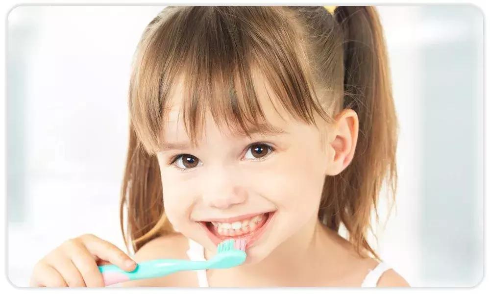 网红爆款牙刷不掉毛,儿童万毛牙刷和软毛牙刷哪款更好