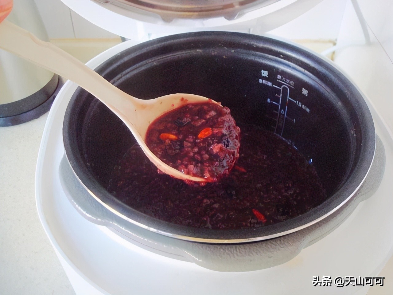 行业首创臻米智能饭煲压力锅，合二为一，做饭做菜，一台就搞定