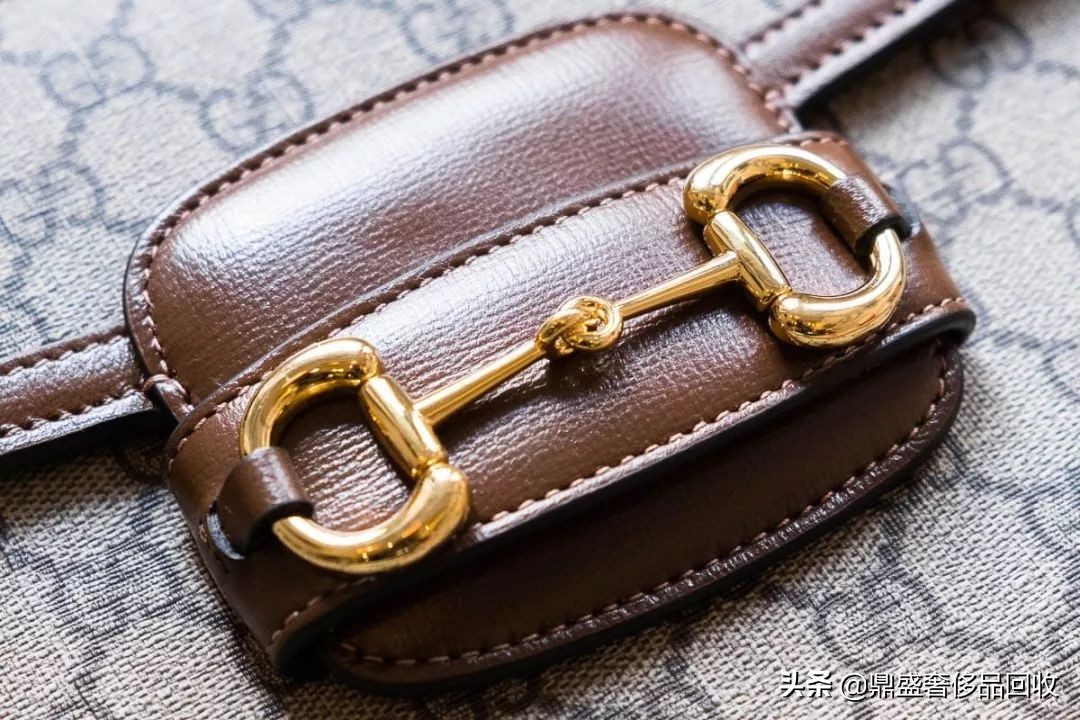 gucci1955马衔扣系列经典重塑,gucci1955马衔扣包复古又时髦