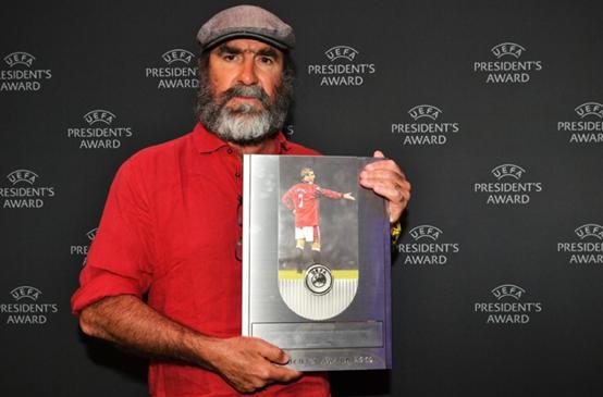 语不惊人死不休，曼联传奇化身“哲理学家”，奇葩演讲全场懵圈