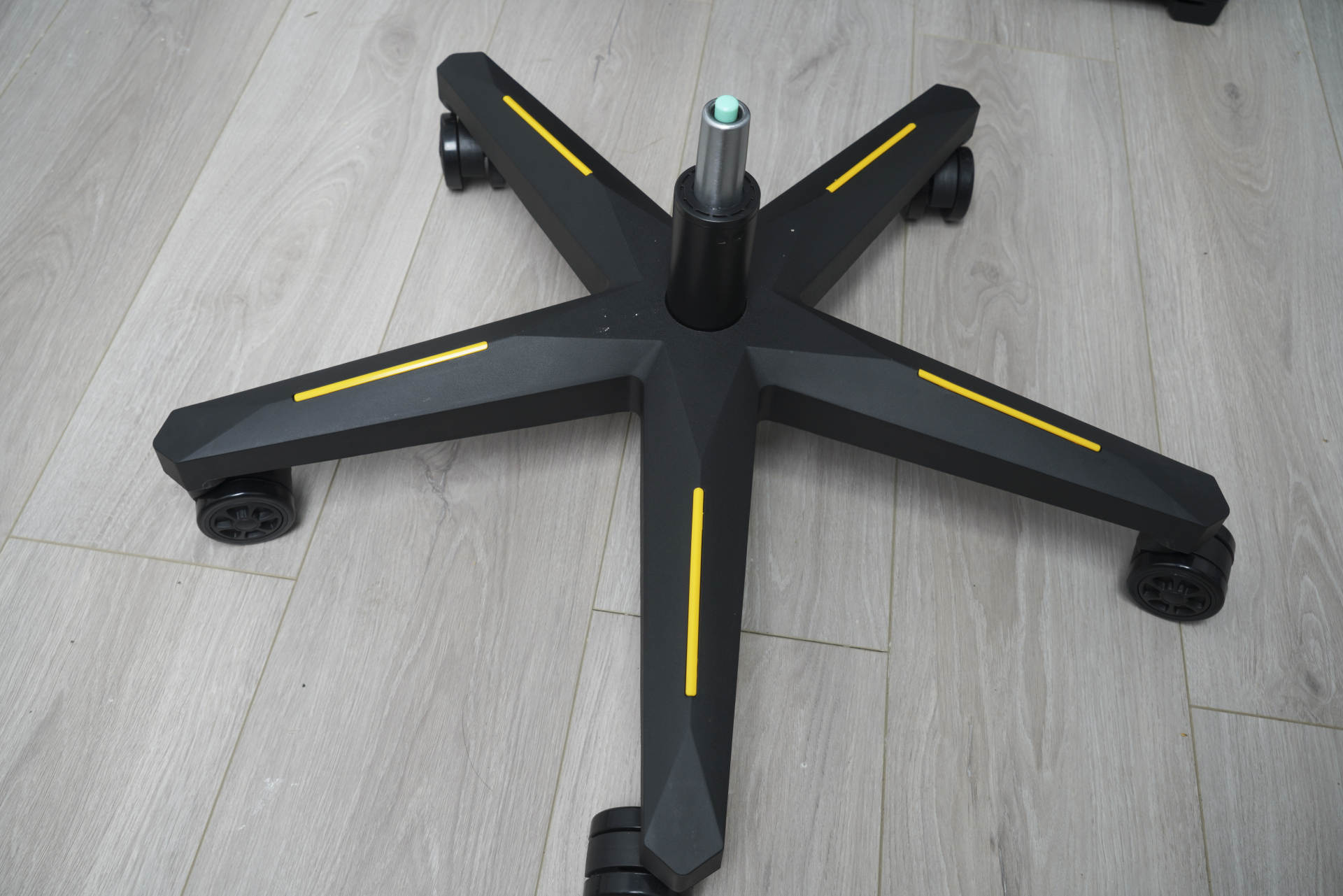 傲风皮卡丘电竞椅多少钱,傲风电竞椅皮卡丘2.0