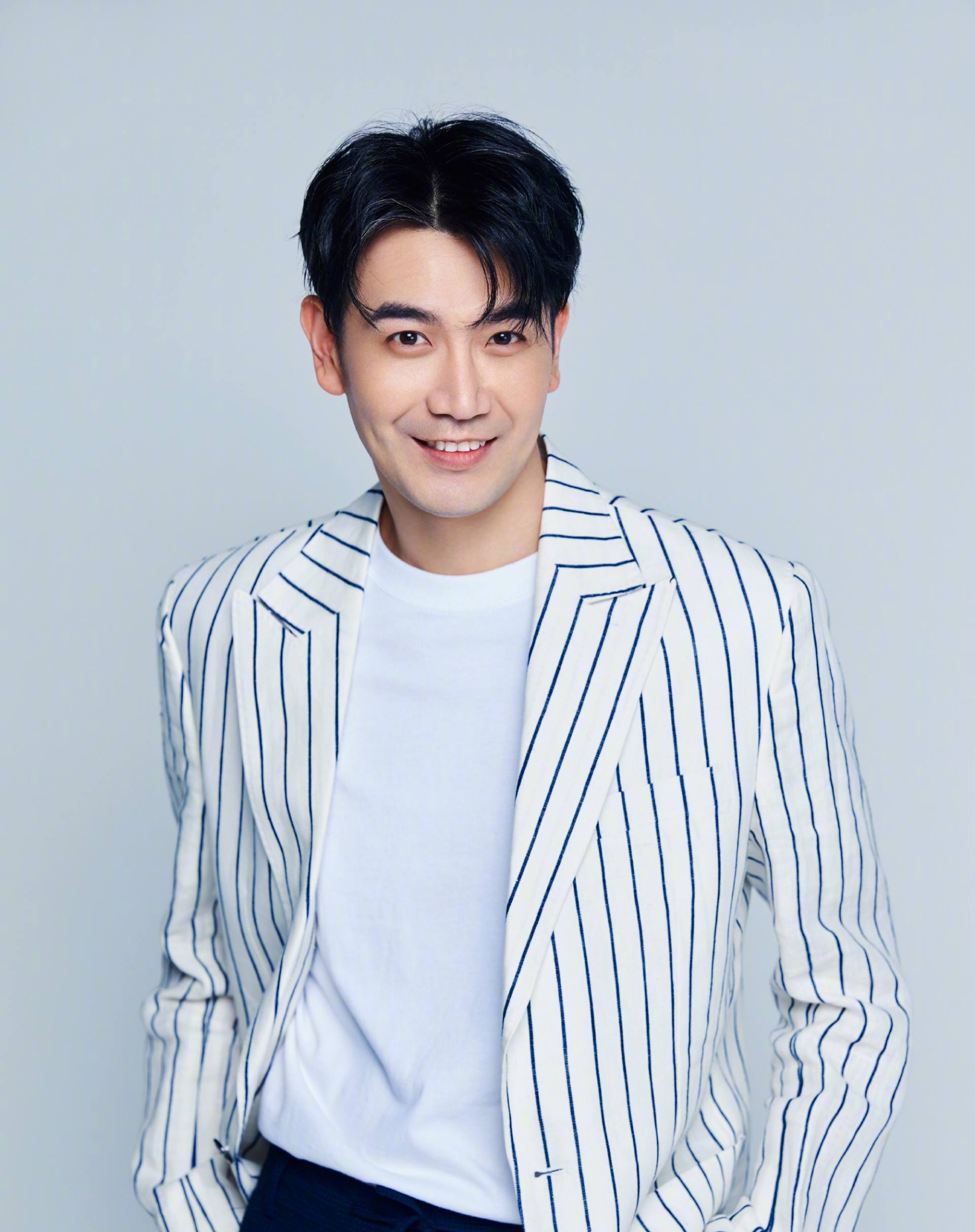 成龙没捧红过一个人,成龙老了为什么还那么拼