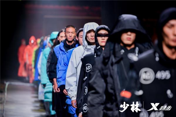 国潮特步和特步的区别,特步国潮男士鞋子