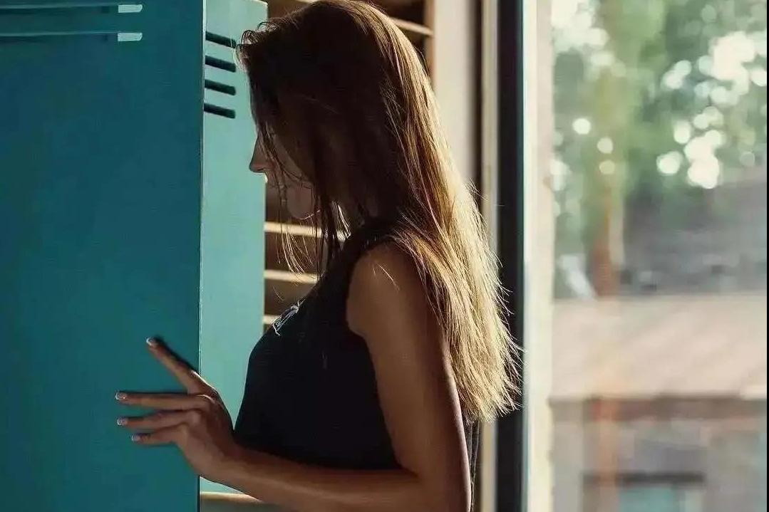 进了个“不可描述”的小组，以为学了门技术活没想到……