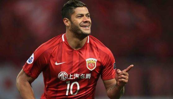 离队第一人？上港核心被西甲球队看中，转会条件却让球迷无法接受