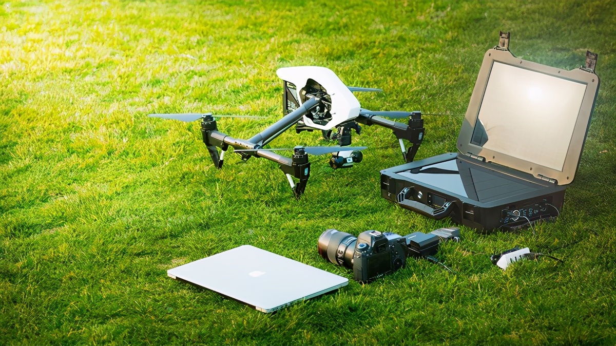 太阳能板充电发电机,户外便携太阳能发电机的优缺点