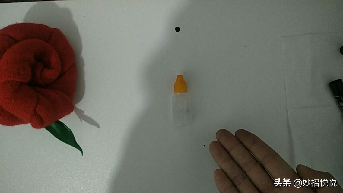 眼线笔买回来不流畅怎么办,眼线笔买回来怎么不出水