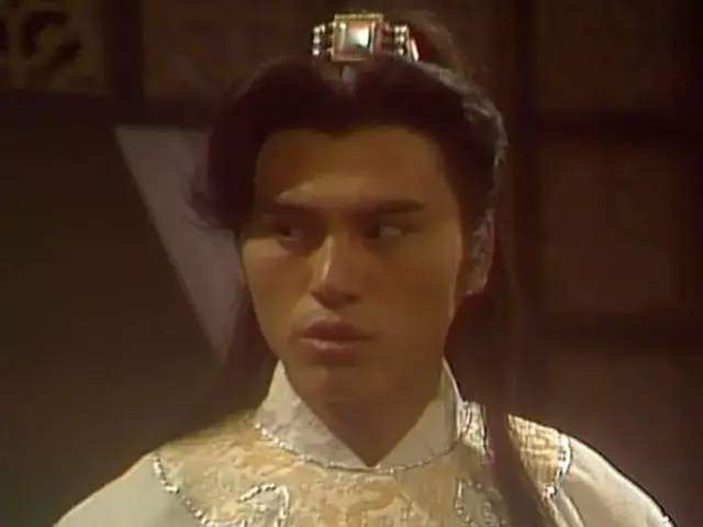 28年前一部巅峰武侠剧,20年前一部有点喜剧风格的武侠剧