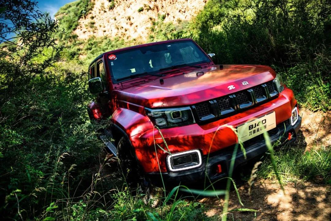 北京bj40成佛坡越野视频,北京越野车bj40远行