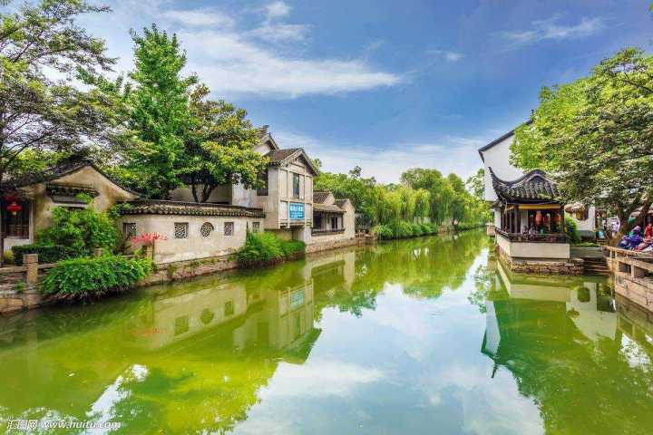 避暑的7个最佳城市,夏天一定要去的十大避暑古镇