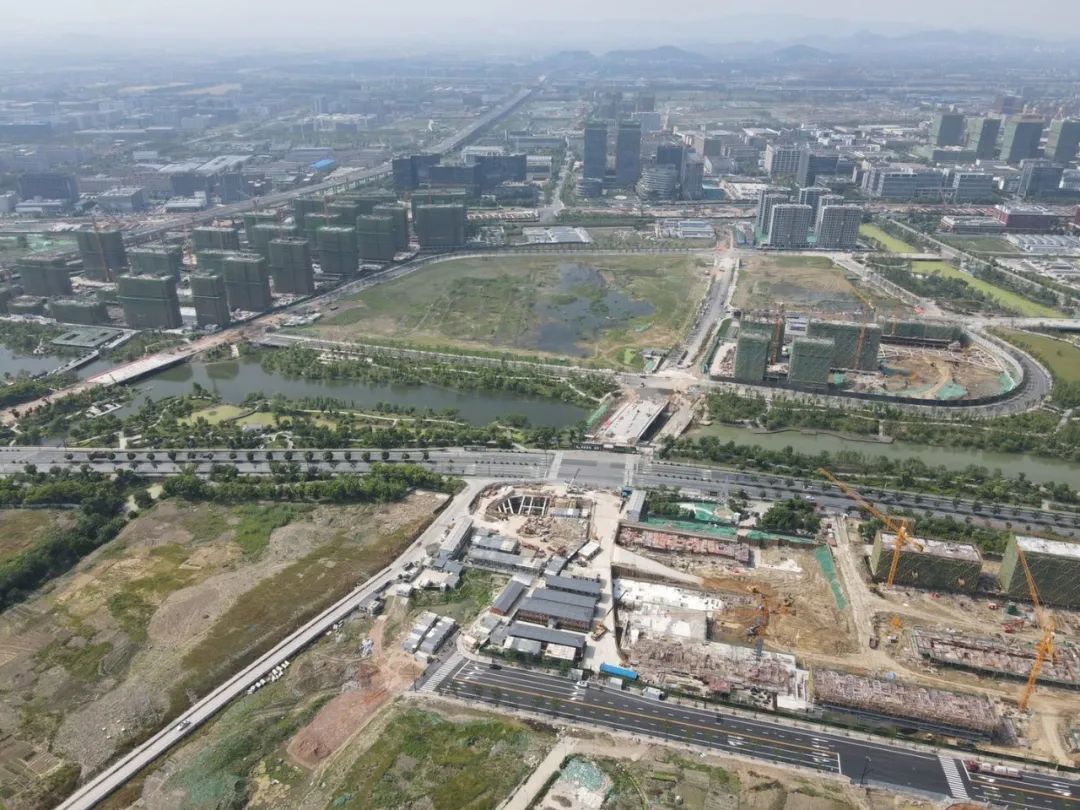 未科拼杀倒计时，倒挂2万+的天空之城、蒲荷芸邸，如何选？