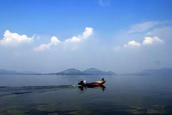 中国十大湖泊最美景点,十大风景最美的湖泊排行榜
