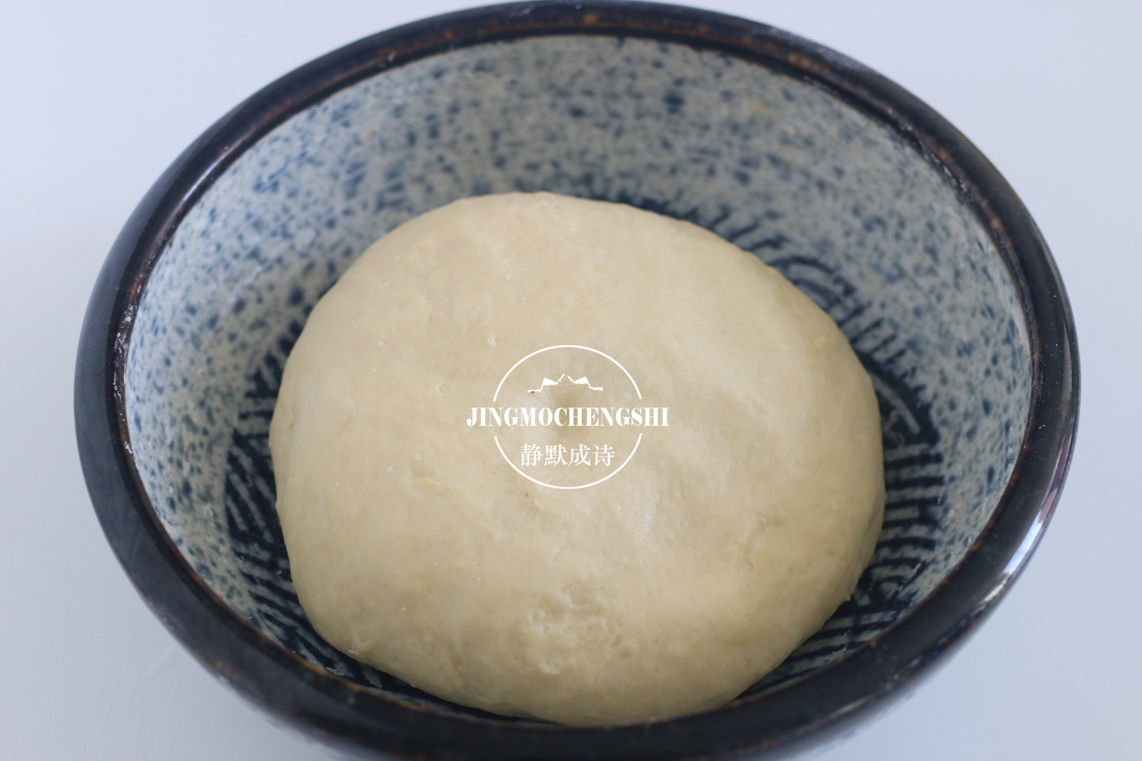 糖油饼怎么做又软又好吃又简单,早餐老北京糖油饼做法大全视频