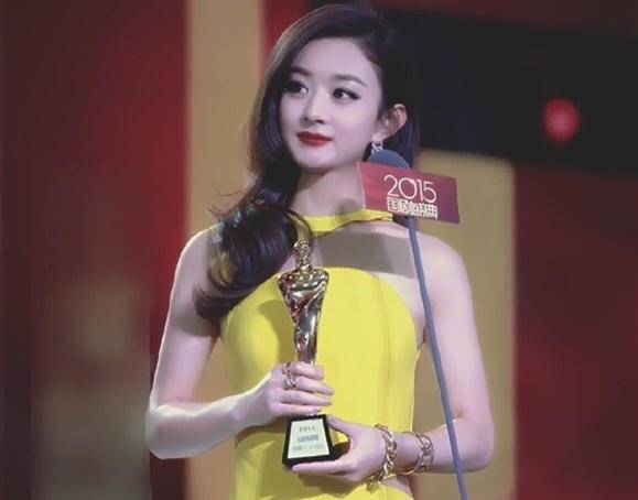 刘诗诗刘亦菲粉裙,刘诗诗杨幂惊艳高级照片