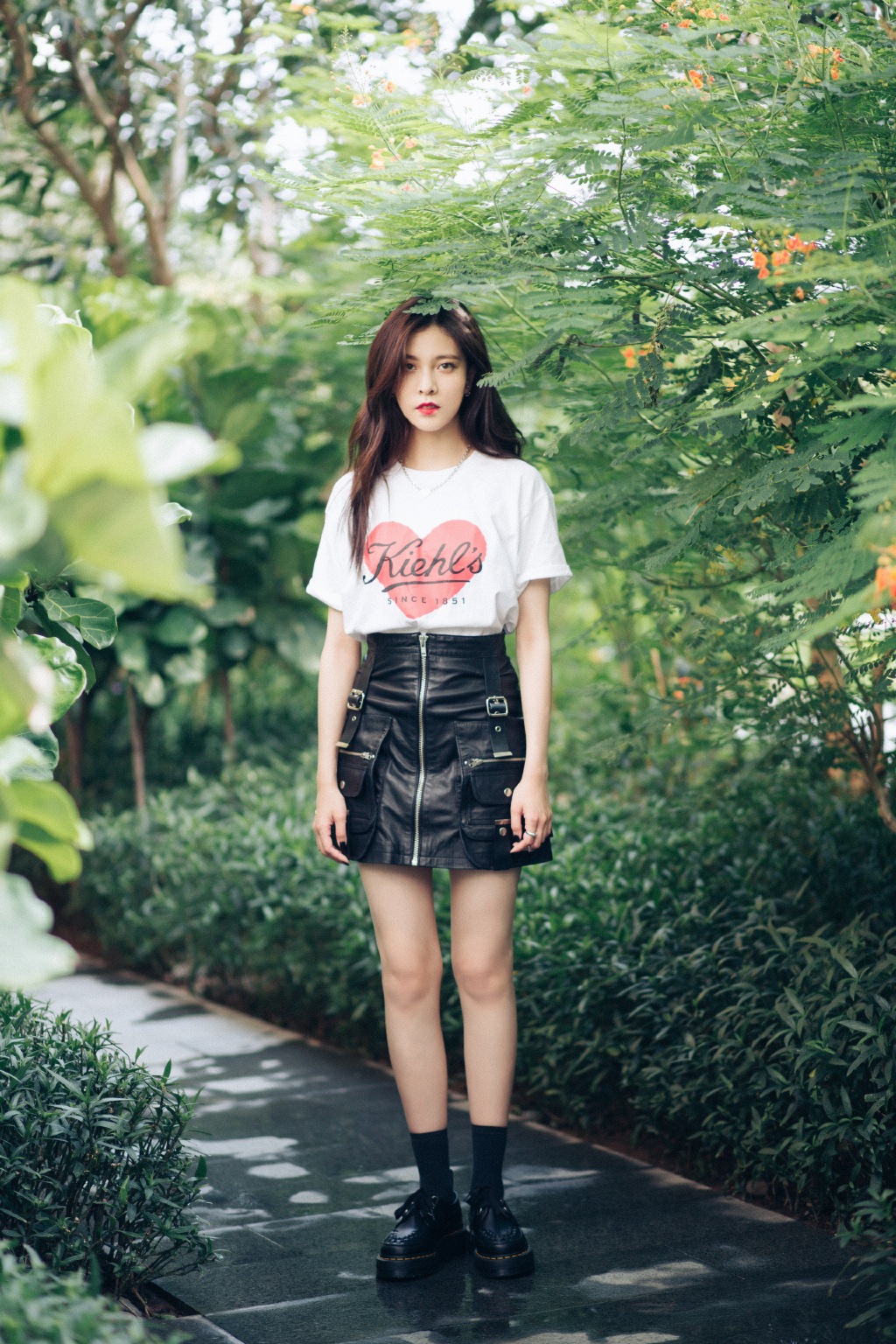 宋妍霏近日私服穿搭look,宋妍霏穿搭绿色背心